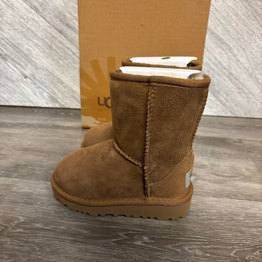 UGG Australia | Classic Sheepskin Boots In Chestnut Size 7 NEW Toddler Kids